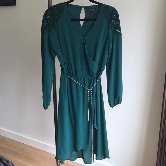 Thalia Sodi Dresses & Skirts - Thalia Sodi Women’s Green Dress Gold Belt